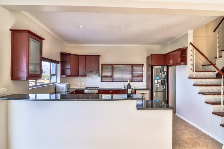 To Let 6 Bedroom Property for Rent in Bettys Bay Western Cape